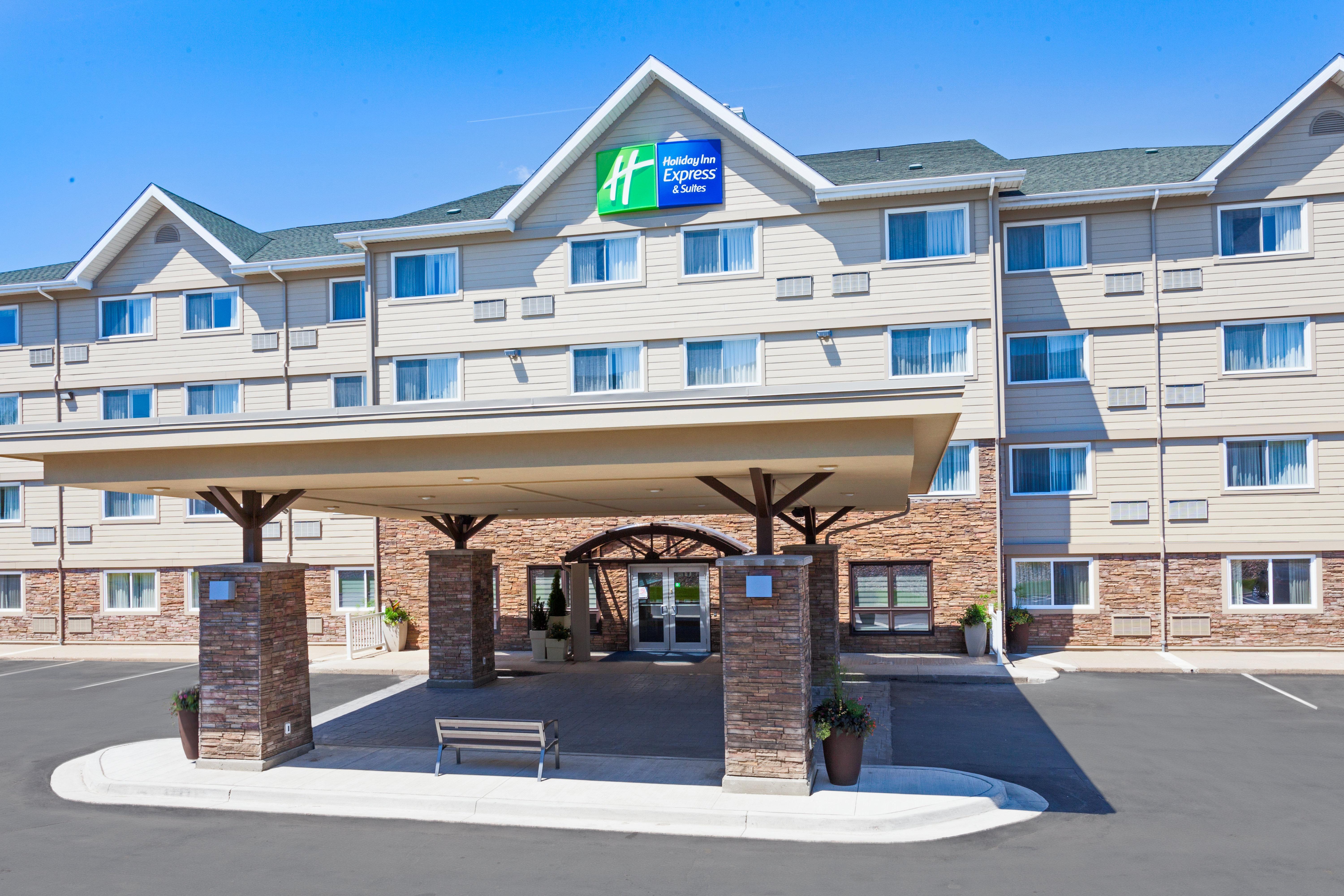 Holiday Inn Express Hotel & Suites Uptown Fredericton, An Ihg Hotel Exterior photo