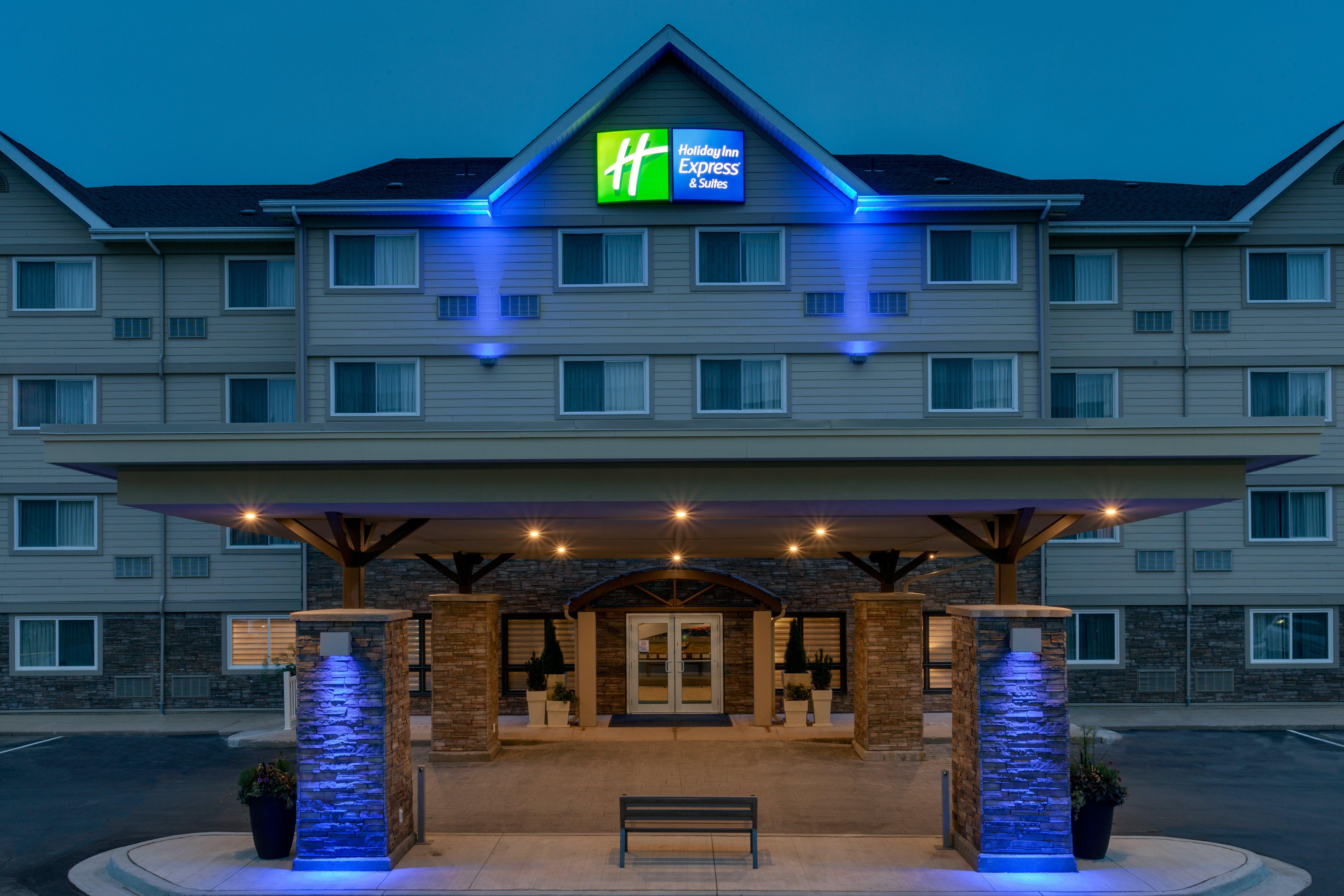 Holiday Inn Express Hotel & Suites Uptown Fredericton, An Ihg Hotel Exterior photo