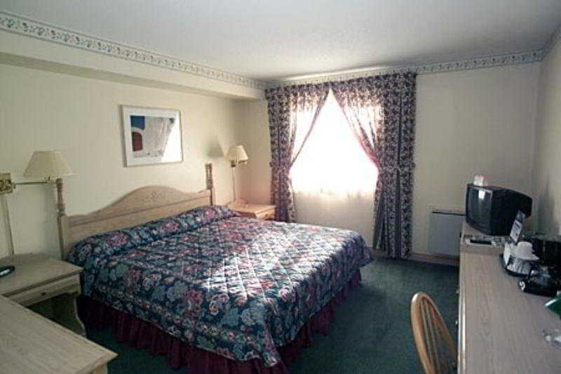 Holiday Inn Express Hotel & Suites Uptown Fredericton, An Ihg Hotel Room photo